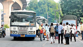 ఈ రూట్లల్లో వెళ్లేవారి కోసం ఆర్టీసీ స్పెషల్ బస్సులు.. రాత్రి వరకు