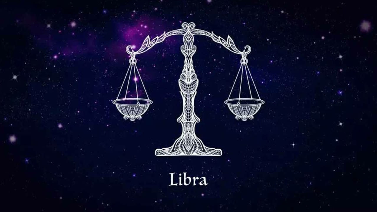 కెరీర్ : తుల రాశి వారికి 2026 చాలా అద్భుతంగా ఉంటుంది. ఈ రాశి వారికి ఈ సంవత్సరం సూర్య గ్రహం అనుకూలంగా ఉండటం వలన చేపట్టిన ప్రతి పనుల్లో విజయం వీరిదే అవుతుంది. కెరీర్ పరంగా మంచి ఫలితాలు అందుకుంటారు. ఈ సంవత్సరం వీరికి రాజయోగం పడతుందనే చెప్పాలి. కష్టపడి పని చేసే వారికి మంచి ఫలితాలు ఉంటాయి. విద్యార్థులు మంచి ర్యాంకులు పొందుతారు. ఎవరు ఉద్యోగం కోసం ఎదురు చూస్తున్నారో,  వారికి ఇది మంచి సమయం అని చెప్పాలి.