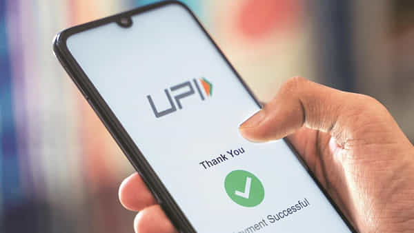 UPI Services: నిలిచిపోనున్న యూపీఐ, ఏటీఎం సేవలు.. బ్యాంక్ కస్టమర్లకు అలర్ట్