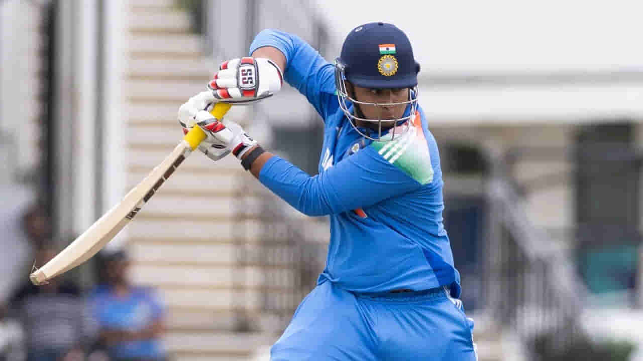 Vaibhav Suryavanshi : వైభవ్ సునామీ ముందు తేలిపోయిన పాక్ ఓపెనర్.. 177 కొట్టినా మనోడే తోపు