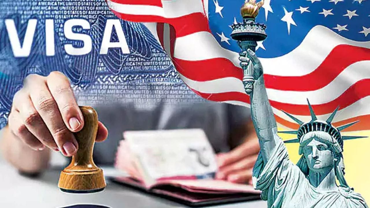 ఇదిలా ఉండగా, అమెరికాలోకి ప్రవేశించాలనుకునే హెచ్-1బీ, హెచ్-4తో పాటు ఎఫ్, ఎం, జే వీసా దరఖాస్తుదారుల ఆన్లైన్ ఉనికిని ప్రభుత్వం సమీక్షిస్తోంది. వెట్టింగ్ ప్రక్రియలో భాగంగా అభ్యర్థులు తమ సోషల్ మీడియా ఖాతాలను ప్రైవేట్ నుంచి పబ్లిక్‌కు మార్చుకోవాల్సి ఉంటుందని స్టేట్ డిపార్ట్మెంట్ ఇప్పటికే సూచించింది. ఈ కారణంగా భారతీయులు సహా పలువురి వీసా ఇంటర్వ్యూలు వాయిదా పడినట్లు తెలుస్తోంది.