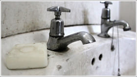 మీ వాష్ బేసిన్ ట్యాప్‌పై మొండి మరకలు పోవాలా? అద్భుతమైన ట్రిక్స్‌!