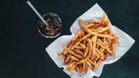 బరువు తగ్గాలనుకుంటున్నారా?.. అయితే ఈ 8 ఆహారాలకి దూరంగా ఉండండి!