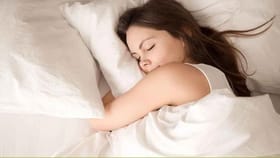 చలికాలంలో సుఖమైన నిద్రకోసం.. పడుకునే ముందు వీటిని ధరించండి!