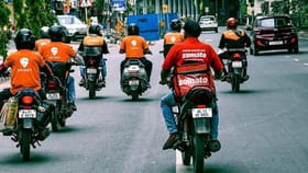 దిగొచ్చిన ఫుడ్‌ డెలివరీ సంస్థలు.. డెలివరీ బాయ్స్‌కు బంపర్ ఆఫర్