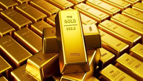 బంగారం కొనేవారికి అలర్ట్.. ఈ 5 కారణాలతో మళ్లీ భారీగా పెరగనున్న..