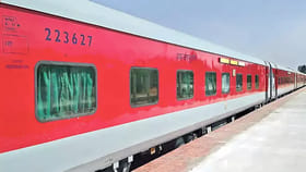 స్లీపర్‌ కోచ్‌ టిక్కెట్‌తో థర్డ్‌ ఏసీలో ప్రయాణం!