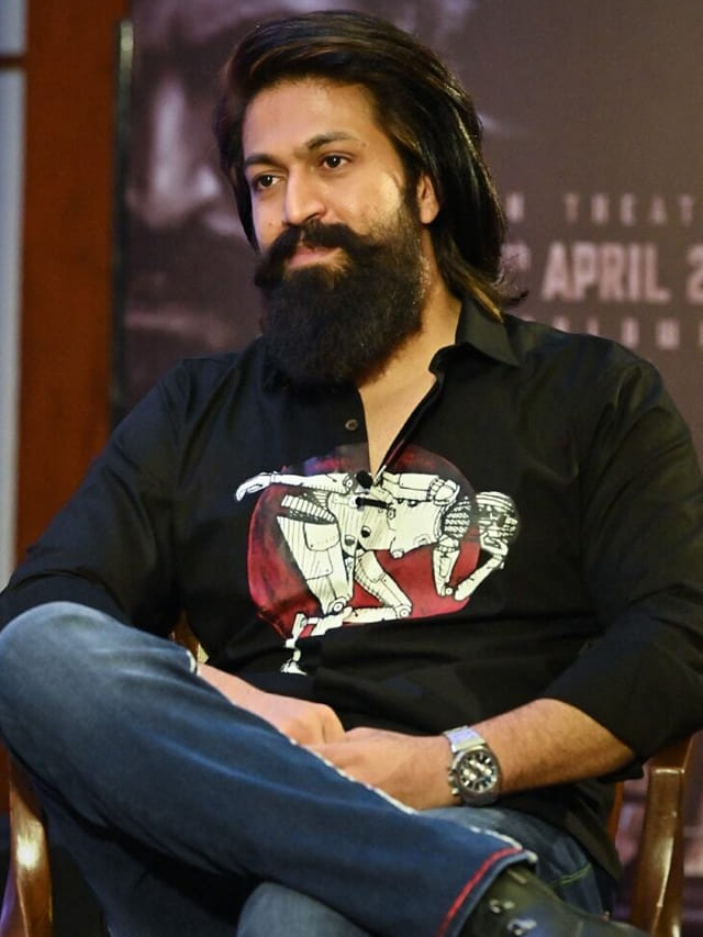 తండ్రి ఇప్పటికీ బస్సు డ్రైవర్.. రాక్ స్టార్ యశ్ ఆస్తులు ఎంతంటే..