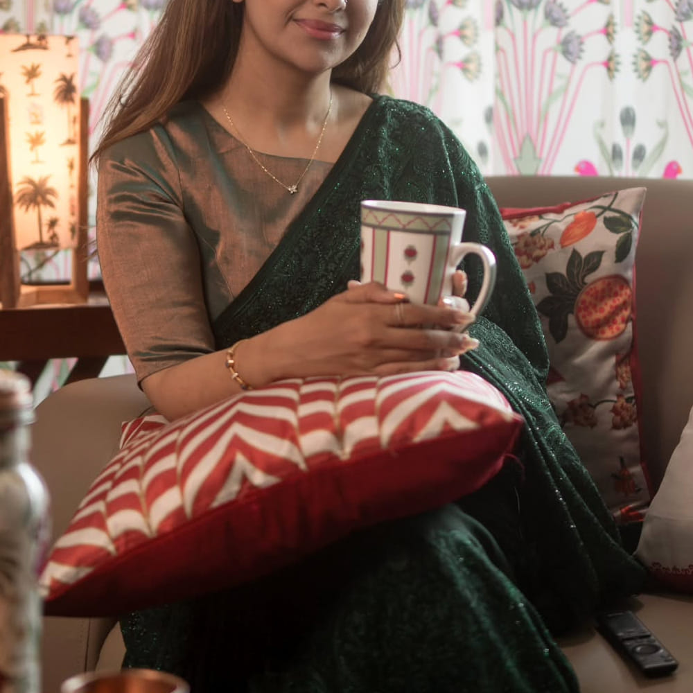  చిన్నారి పెళ్లి కూతురు సీరియల్ ద్వారా టాలీవుడ్ లోకి అడుగుపెట్టింది. కొన్నేళ్ల క్రితం ఈ సీరియల్ బుల్లితెరపై ప్రభంజనం సృష్టించింది. ఇందులో చిన్నారి అనంది పాత్రలో అమాయకంగా కనిపిస్తూనే అద్భుతమైన నటనతో ఆకట్టుకుంది ఈ సీరియల్ ద్వారానే చిన్నప్పుడు ఇటు సౌత్.. అటు నార్త్ లో చాలా పాలుపల్ అయ్యింది.