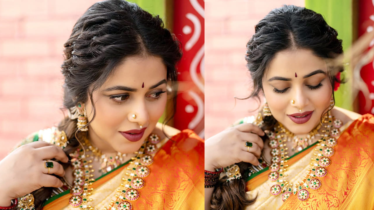 ఇటీవలే బాలయ్య నటించిన అఖండ 2 తాండవం సినిమాలో ఓ కీలక పాత్రలో మెరిసిన పూర్ణ త్వరలోనే రెండో సారి తల్లిగా ప్రమోషన్ పొందనుంది.