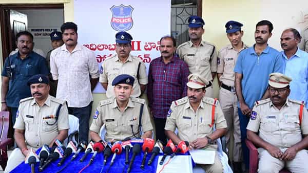 వాడి కన్ను పడిందా.. బైకు మాయం..! ఆస్పత్రులే టార్గెట్ గా రెచ్చిపోతున్న ముఠా అరెస్ట్..
