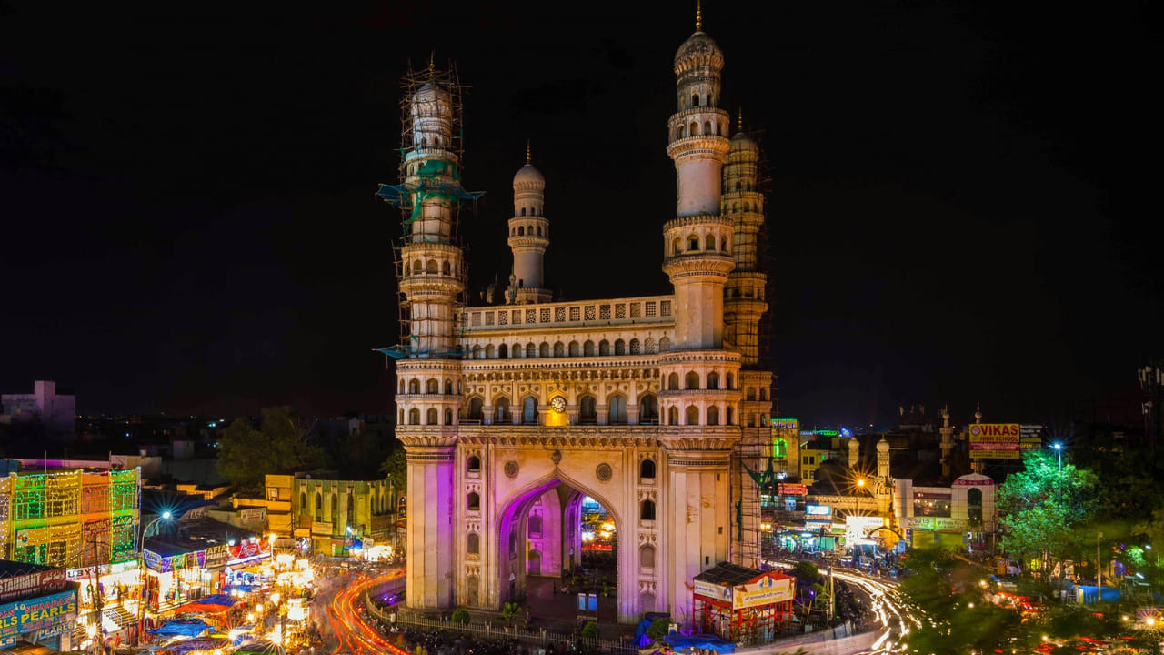 పేరేచర్ల నుంచి కొండమోరు వరకు హైవే నిర్మిస్తున్నారు. ఈ రోడ్డు 49.91 కిలోమీటర్లు ఉండనుంది. ఇందుకోసం రూ.881.61 కోట్లు ఖర్చు చేస్తున్నారు. 2027 ఏప్రిల్ నాటికి పూర్తి చేయాలనే లక్ష్యం ప్రభుత్వం పెట్టుకుంది. ఇది పూర్తైతే అమరావతి నుంచి హైదరాబాద్ వెళ్లేవారికి 40 కిలోమీటర్ల దూరం తగ్గనుంది. దీంతో మరింత వేగంగా హైదరాబాద్‌కు చేరుకోవచ్చు.
