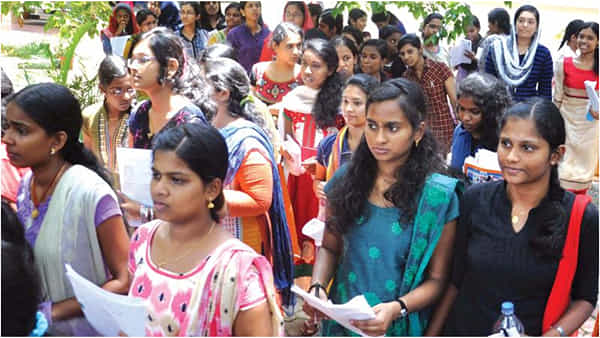 Aadhaar Card: ఏపీలోని విద్యార్థులకు సూపర్ ఛాన్స్.. అవి పూర్తిగా ఉచితం.. కేవలం ఐదు రోజులే అవకాశం