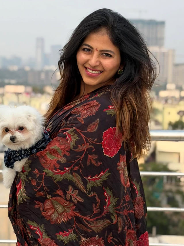 స్పీడ్ తగ్గించిన తెలుగమ్మాయి అంజలి.. గేమ్ ఛేంజర్  ఎఫెక్టేనా.?