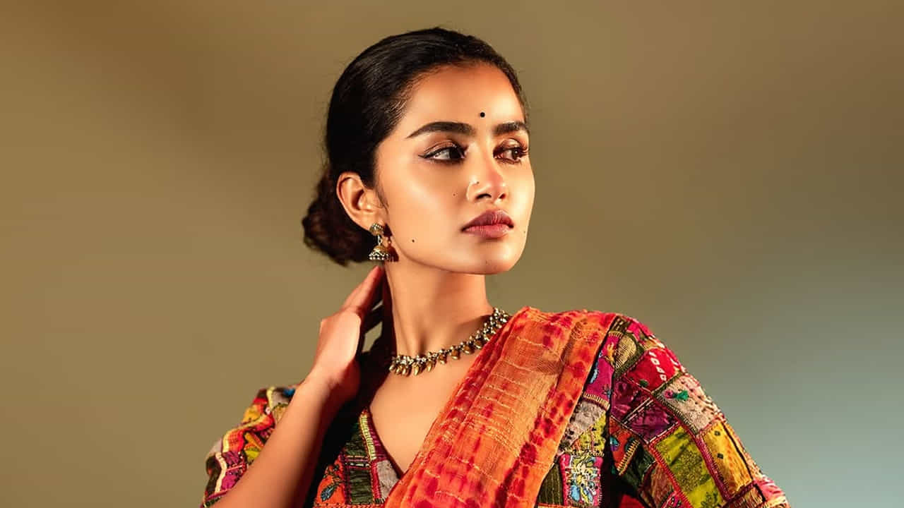 ఈ మూవీ తర్వాత శర్వానంద్ శతమానం భవతి సినిమాలో హీరోయిన్గా నటించి మంచి గుర్తింపు సంపాదించుకుంది. ఇక ఈ మూవీ తర్వాత ఉన్నది ఒక్కటే జిందగీ, కృష్ణా్జున యుద్ధం, హలో గురు ప్రేమ కోసమే,రాక్షసుడు, 18 పేజీస్, సీతాకోక చిలుక, ఈగల్, టిల్లు స్క్వేర్ , కిష్కంద పురి, పరదా వంటి సినిమాల్లో నటించింది.