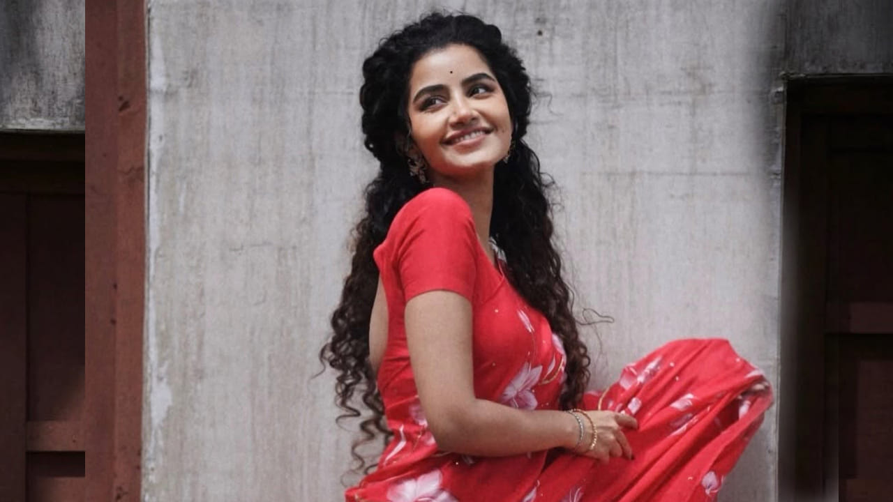 ఇక ఈ మూవీ తర్వాత ఈ అమ్మడుకు వరసగా అవకాశాలు రావడంతో వచ్చిన ప్రతి అవకాశాన్ని సద్వినియోగం చేసుకొని, మంచి ఫేమ్ సంపాదించుకుంది. చాలా సినిమాల్లో నటించినప్పటికీ, ఈ అమ్మడు మాత్రం స్టార్ హీరోయిన్‌గా సత్తా చాటలేకపోయింది.