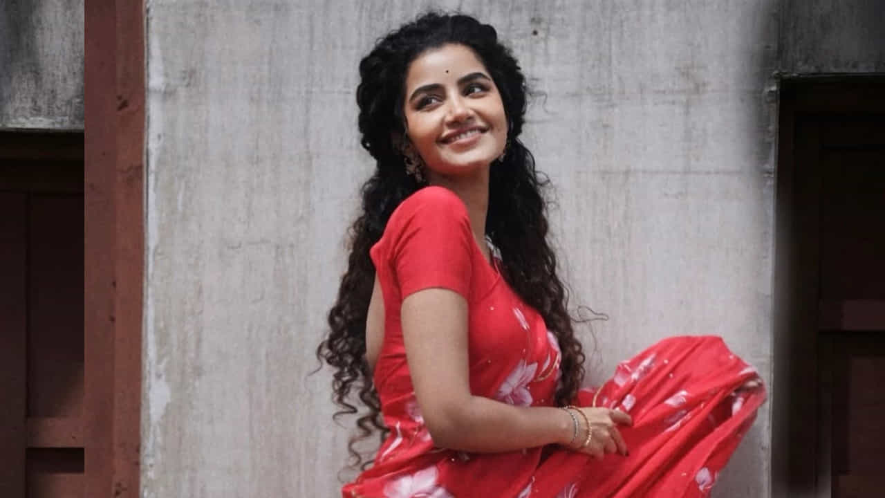 ఇక ఈ మూవీ తర్వాత ఈ అమ్మడుకు వరసగా అవకాశాలు రావడంతో వచ్చిన ప్రతి అవకాశాన్ని సద్వినియోగం చేసుకొని, మంచి ఫేమ్ సంపాదించుకుంది. చాలా సినిమాల్లో నటించినప్పటికీ, ఈ అమ్మడు మాత్రం స్టార్ హీరోయిన్‌గా సత్తా చాటలేకపోయింది.