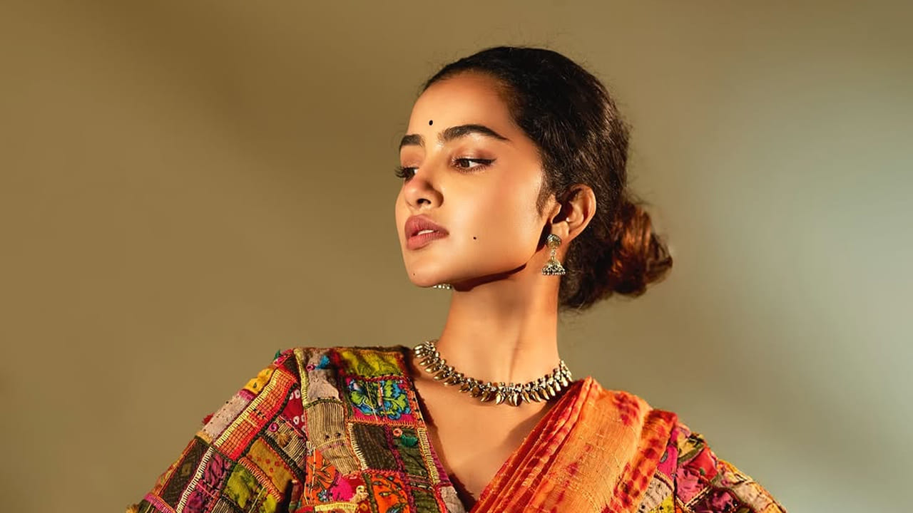 ముఖ్యంగా ఈ బ్యూటీ టిల్లు స్క్వేర్ మూవీలో తన గ్లామర్‌తో ప్రతి ఒక్కరి మనసు దోచేసింది. దీని తర్వాత అనుపమ చాలా సినిమాల్లో నటించి, బ్లాక్ బస్టర్ హిట్స్ అందుకుంది. వరసగా సినిమాలు చేస్తూ ఫల్ బిజీ బిజీగా గడిపేస్తుంది.