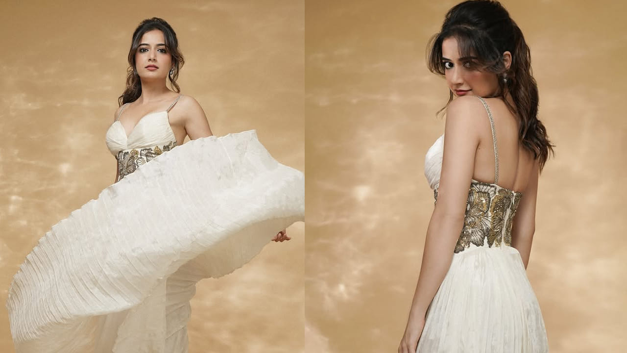 ఈ మధ్య కాలంలో వరసగా సినిమాలు చేస్తూ ఫుల్ బిజీగా గడిపేస్తుంది. అంతే కాకుండా తన అంద చందాలతో నెట్టింట రచ్చ చేస్తోంది. ఎప్పటికప్పుడు తన గ్లామర్‌తో కుర్రకారుకు నిద్రలేకుండా చేస్తుంది ఈ ముద్దుగుమ్మ.