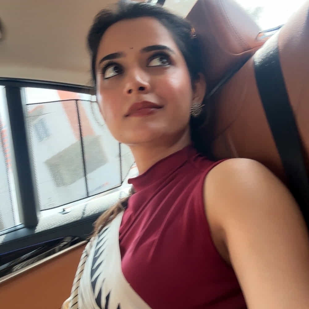 ఈ సినిమాపై ఆషిక రంగనాథ్ భారీ ఆశలు పెట్టుకుంది. ఈ సినిమాతో పాటు మెగాస్టార్ చిరంజీవి నటిస్తున్న విశ్వంభర సినిమాలోనూ నటిస్తుంది. ఈ సినిమా షూటింగ్ దశలో ఉంది. కాగా సోషల్ మీడియాలోనూ ఈ చిన్నది క్రేజీ ఫోటోలను పంచుకుంటుంది. 