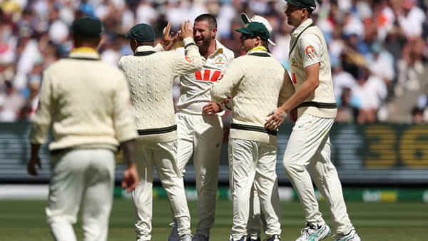 AUS vs ENG: సిడ్నీలో 137 ఏళ్ల సంప్రదాయానికి పంగనామాలు.. ఆ హిస్టరీని బ్రేక్ చేసిన స్టీవ్ స్మిత్.. తొలిసారి ఇలా..