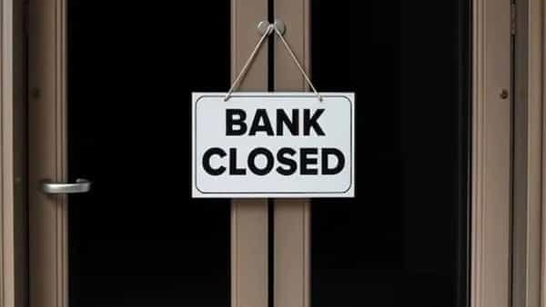 Bank Holidays: ఖాతాదారులకు బిగ్ అలర్ట్.. వరుసగా మూడు రోజుల పాటు దేశవ్యాప్తంగా బ్యాంకులు బంద్!