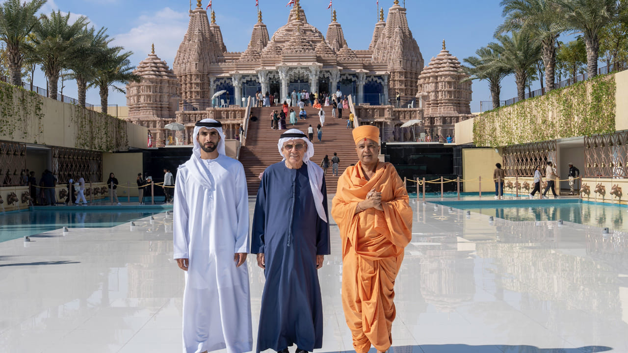 ఎప్పుడూ చూడని అద్భుతం.. అబూదాబీ BAPS హిందూ మందిరం సందర్శించిన యూఏఈ అధ్యక్షుడి సలహాదారు