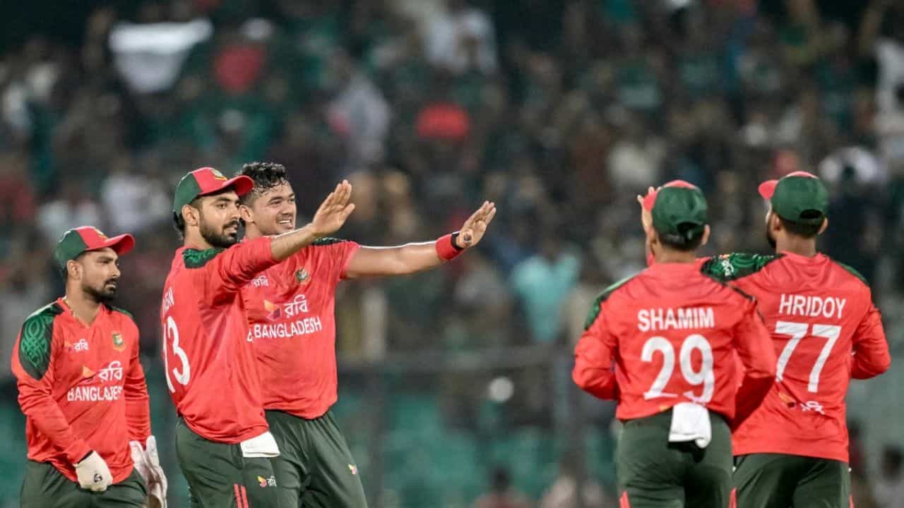 బంగ్లాదేశ్ వంటి ఎదుగుతున్న క్రికెట్ దేశానికి రూ. 240 కోట్లు అనేది చిన్న మొత్తం కాదు. ఈ సొమ్మును దేశంలో అకాడమీల నిర్వహణకు, యువ ఆటగాళ్ల శిక్షణకు, దేశవాళీ టోర్నీలకు ఉపయోగిస్తారు. ఇప్పుడు ఈ నిధులు రాకపోతే, బంగ్లాదేశ్ క్రికెట్ మౌలిక సదుపాయాలు కుప్పకూలే ప్రమాదం ఉంది. అంతేకాకుండా, ఐసీసీ నుంచి ఆంక్షలు లేదా భవిష్యత్తు టోర్నీలపై నిషేధం పడే అవకాశం కూడా లేకపోలేదు.