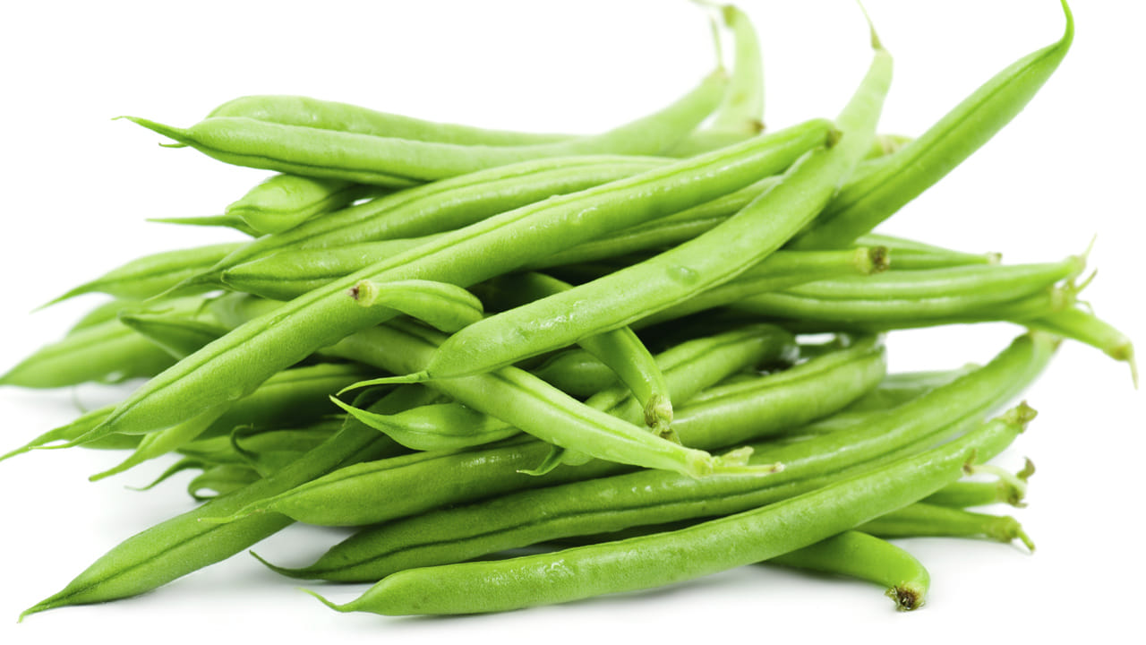 బీన్స్ ను రోజూ తింటే మీ గుండె ఆరోగ్యంగా ఉంటుంది. కొందరు దీనిని ‘సూపర్ ఫుడ్’ అంటారు. బీన్స్ గుండె ఆరోగ్యాన్ని మెరుగుపరుస్తాయి. బ్లడ్ లో షుగర్ లెవెల్స్ ను కూడా కంట్రోల్ చేస్తాయి.