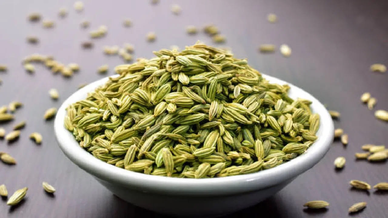 హోటళ్లలో తిన్న తర్వాత సోంపు ఎందుకు ఇస్తారో తెలుసా..? అసలు కారణం తెలిస్తే అవాక్కే..