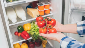 ఈ ఫుడ్స్ ఫ్రిడ్జ్ లో పెట్టి తిన్నారంటే.. విషం తిన్నట్లే..! జాగ్రత