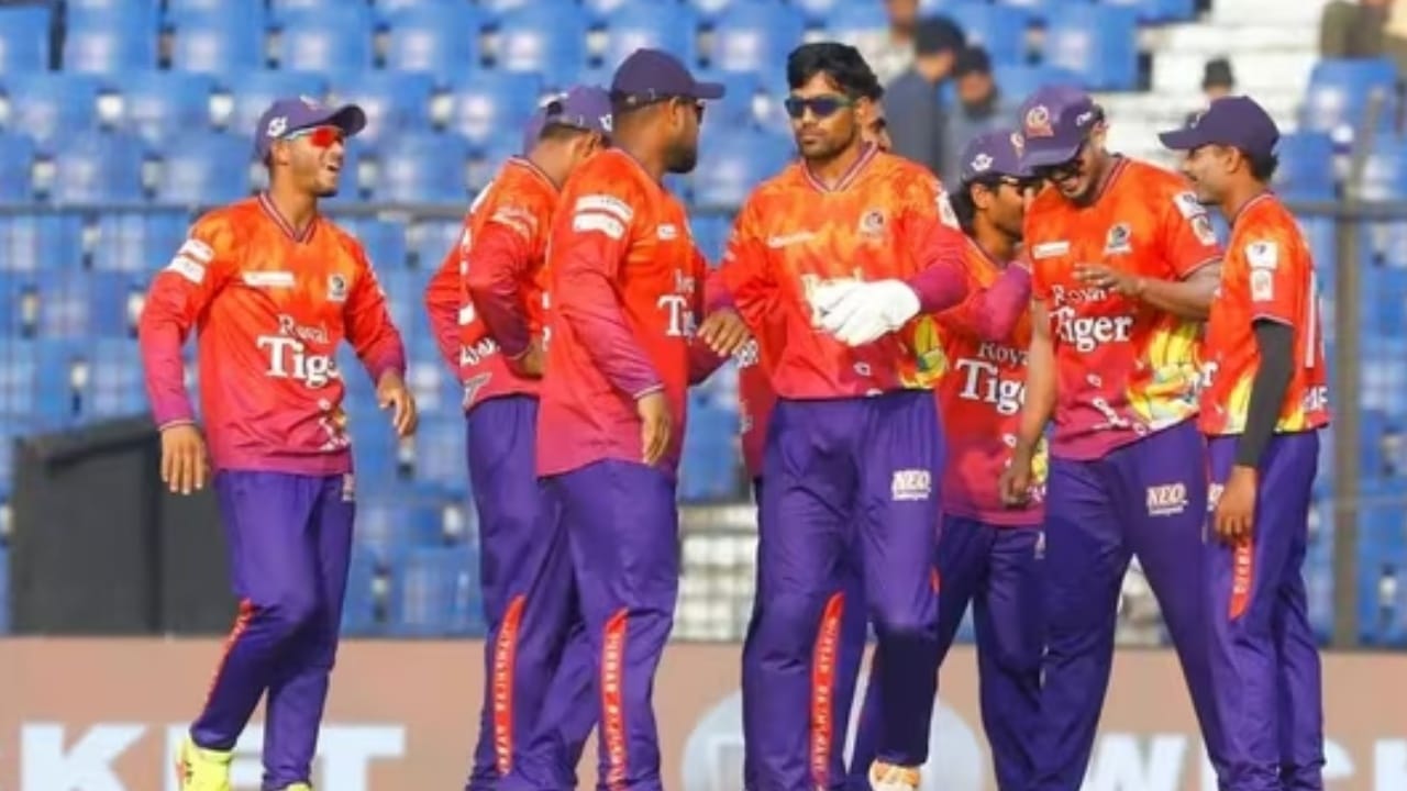 BPL Crisis: మీ కక్కుర్తి పాడుగాను..బంగ్లాదేశ్ ప్రీమియర్ లీగ్లో  ప్లేయర్ల డబ్బులు నొక్కేసిన ఢాకా క్యాపిటల్స్