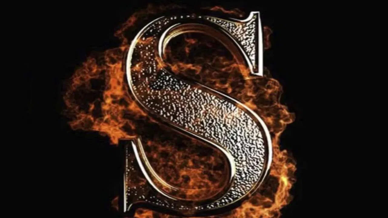 ఎస్ అక్షరంలో పుట్టిన వారు చాలా అదృష్టవంతులంట. ముఖ్యంగా ఫిబ్రవరిలో వీరికి అదృష్టం కలిసి వస్తుందని చెబుతున్నారు పండితులు. బ్రహ్మం గారి కాల జ్ఞానం ప్రకారం, వీరు ప్రతి పనిలో విజయం సాధిస్తారంట. వీరు చాలా స్ట్రాంగ్‌గా ఉంటూ, తన జీవితాన్ని గొప్పగా తీర్చిదిద్దుకుంటారు. చాలా రోజుల నుంచి ఎవరు అయితే ఉద్యోగం కోసం ఎదురు చూస్తున్నారో, వారు ఈ సమయంలో ప్రభుత్వ ఉద్యోగాన్ని సంపాదించుకుంటారు. అంతే కాకుండా వీరు మంచి స్వభావాన్ని కలిగి ఉంటారు కాబట్టి, వీరితో ప్రతి ఒక్కరూ మర్యాదగా ఉంటారంట.