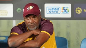 ఒక్కడే 501 పరుగులు..క్రికెట్ చరిత్రలో ఎవరికీ సాధ్యం కాని రికార్డ్