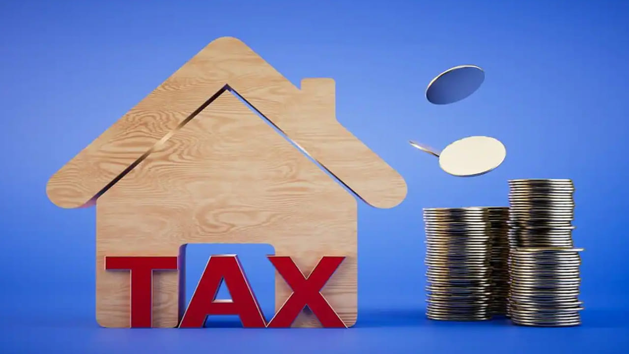 ఇక ఏప్రిల్ 2026 నుంచి కొత్త ఇన్‌కమ్ ట్యాక్స్ చట్టం అమల్లోకి రానుంది. ఇందులో హెచ్‌ఆర్‌ఏ పరిమితిని ఇండెక్స్‌తో లింక్ చేయాలని కోరుతున్నారు. దీని వల్ల ద్రవ్యోల్బణం ఆధారంగా హెచ్‌ఆర్ఏలో మార్పులు చోటుచేసుకుంటాయి. ఇక చాలామంది తల్లిదండ్రులు, తాతామామలకు అద్దె చెల్లించడం ద్వారా  హెచ్‌ఆర్ఏ క్లెయిమ్ చేసుకుంటారు. ఇప్పటివరకు ఉన్న చట్టాలు దీనికి అనుకూలంగా ఉన్నాయి.

