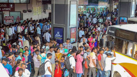 సంక్రాంతికి ఇంటికెళ్లే ప్రయాణికులకు రిలీఫ్.. ఛార్జీలపై రూల్స్