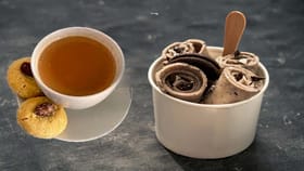 ఛాయ్, బిస్కెట్‌తో ఏకంగా రోల్ ఐస్ క్రీం..!