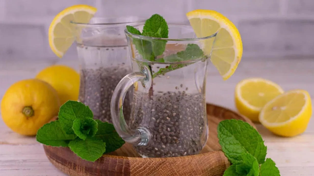 గుండెకు రక్షణ కవచం: ఈ విత్తనాల్లో ఒమేగా 3 ఫ్యాటీ యాసిడ్స్ పుష్కలంగా ఉంటాయి. ఇవి రక్తంలోని చెడు కొలెస్ట్రాల్‌ను తగ్గించి మంచి కొలెస్ట్రాల్‌ను పెంచుతాయి. నిమ్మరసంలోని యాంటీ ఆక్సిడెంట్లతో కలిపి వీటిని తీసుకోవడం వల్ల గుండె జబ్బుల ముప్పు తగ్గుతుంది.