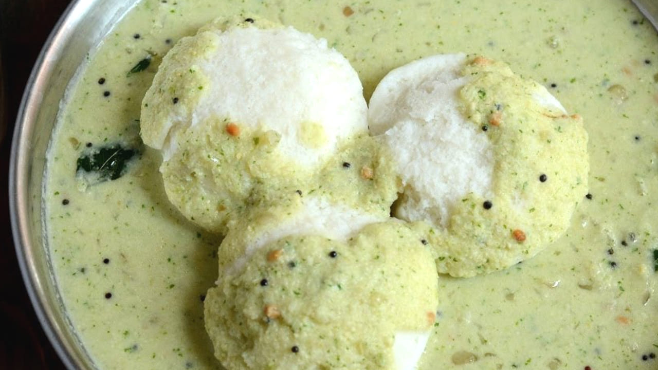 ఉదయం లేవగానే టిఫిన్ ఏం చేసుకుని తినాలా అని రోజూ ఆలోచిస్తూ ఉంటాము. ఇక లేచి చేసుకుని కొందరికి చిరాకుగా ఉంటుంది.
అయితే చాలా మంది ఇడ్లీ , దోస మాత్రమే చేయడానికి ఇష్ట పడతారు. ఎందుకంటే ఇది త్వరగా అయిపోతాయి కాబట్టి.