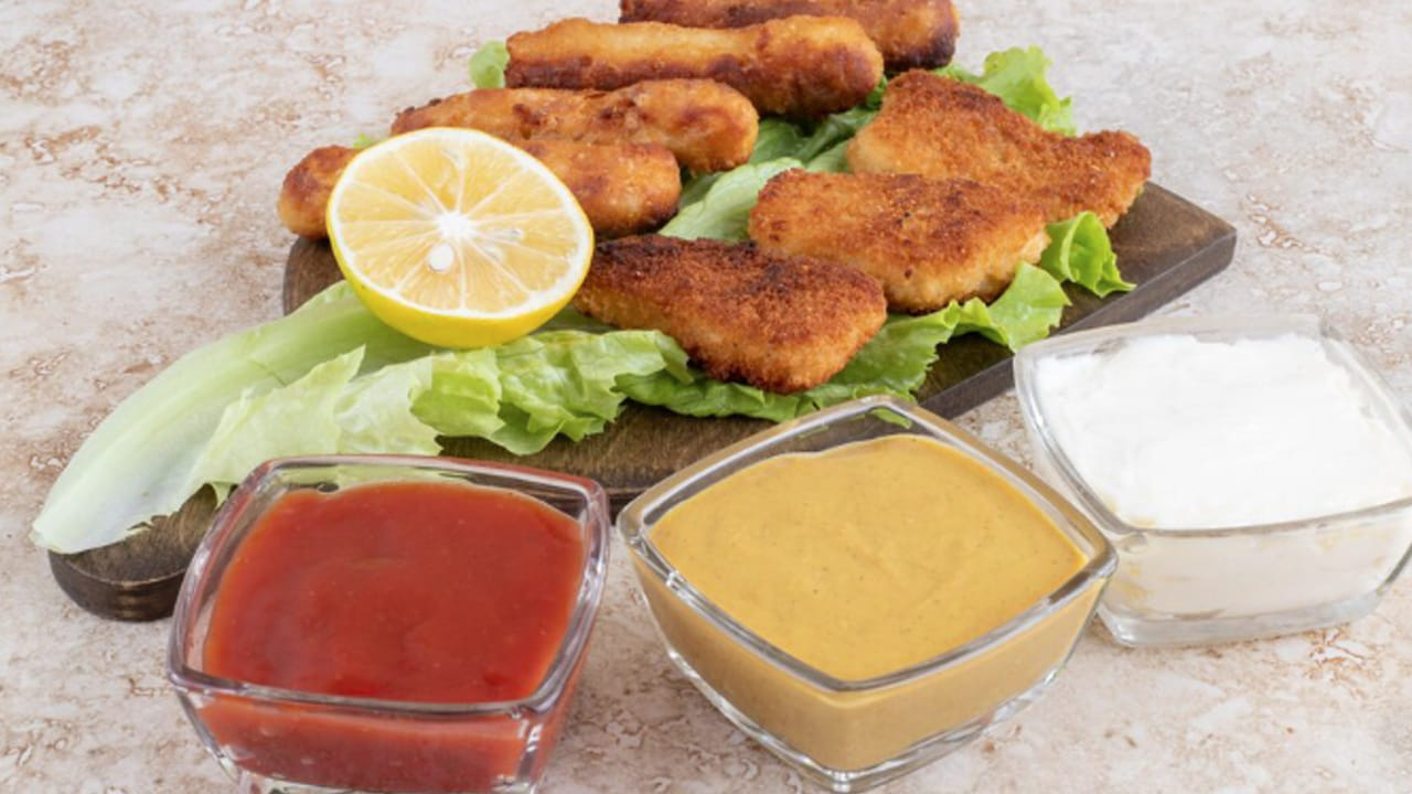 కార్న్‌ఫ్లోర్ టిక్కీ గురించి మీరు వినే ఉంటారు. ఇది తినడానికి మంచి స్నాక్స్. సాయంత్రం సమయంలో వీటిని చేసుకుని తింటే ఆ ఫీలింగే వేరు. దీనిని మీ ఇంట్లో ఉండే వాడే  పదార్థాలతోనే ఈజీగా చేసుకోవచ్చు. 