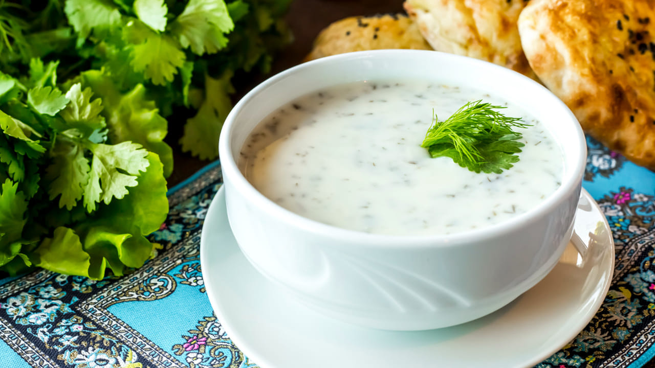 అయితే, ఇలా తినడం వలన లాభాల కంటే నష్టాలే ఎక్కువగా ఉన్నాయి. ఇవి మన ఆరోగ్యాన్ని పాడు చేస్తున్నాయి. ముఖ్యంగా, కొన్ని అనారోగ్య సమస్యలు అందర్ని పట్టి పీడిస్తున్నాయి. వాటిలో మలబద్ధకం సమస్య కూడా ఒకటి. దీని వల్ల ఎంతో మంది బాధ పడుతున్నారు. కానీ, దీనిని అశ్రద్ధ చేస్తే లేని పోనీ సమస్యలు వస్తాయి.