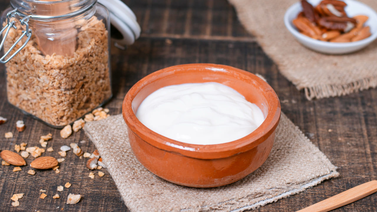 మీరు ఇప్పటి వరకు మలబద్ధకం తగ్గడానికి ఎన్నో హాస్పిటల్స్ చుట్టూ తిరిగి ఉంటారు. అలాంటి వారికీ ఈ  పెరుగు రెసిపీ మంచిది. కాబట్టి, పక్కా చేసుకుని  తినండి. మీ సమస్య నుంచి ఉపశమనం దొరుకుతుంది. 