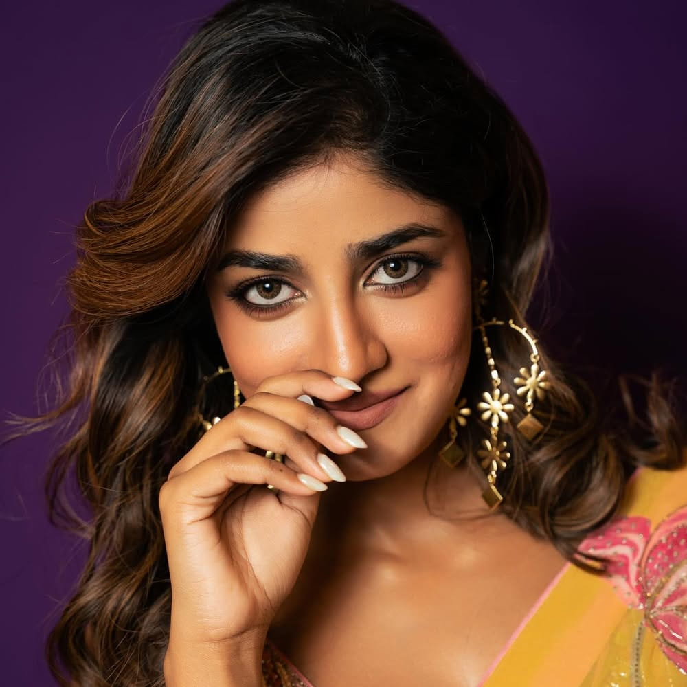 Dimple Hayathi తెలుగులో ఇప్పటివరకు ఆమె చేసిన సినిమాలు బాక్సాఫీస్ వద్ద అంతగా క్లిక్ కాలేదు. ఇక ఇప్పుడు రవితేజతో చేసిన భర్త మహాశయులకు  విజ్ఞప్తి సినిమాకు ఓవైపు మంచి రెస్పాన్స్ వస్తుంది. కానీ ఈ సినిమాతోపాటు మరో బ్రేక్ కోసం వెయిట్ చేస్తుంది. Movies