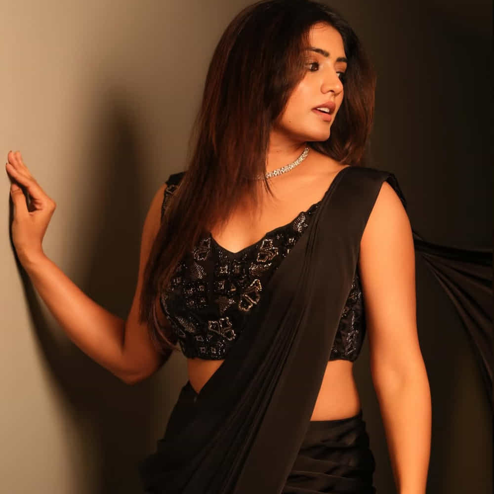 అలాగే ఈ సినిమాను తనను తరుణ్ నిజంగానే కొట్టాడని చెప్పుకొచ్చింది. ఒక సన్నివేశంలో చట్నీ నా చెంపకు అంటాలని దర్శకుడు చెప్పాడు. అప్పుడు తరుణ్ భాస్కర్ నన్ను గట్టిగా కొట్టాడు. నేను అస్సలు ఊహించలేదు. తెలియకుండానే నా కంట్లో నుంచి నీళ్లు వచ్చాయి అని తెలిపింది.