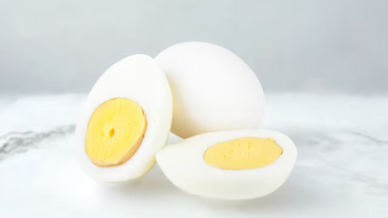 Egg: చలికాలంలో గుడ్డు తింటే ఏమవుతుంది.? రోజుకు ఒక్కటి తిన్నారనుకోండి..