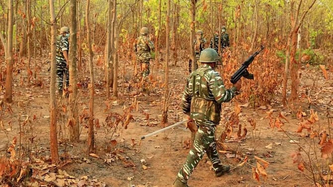 భద్రతా దళాల కాల్పుల్లో ఇద్దరు మావోయిస్ట్ నేతలు మృతి!