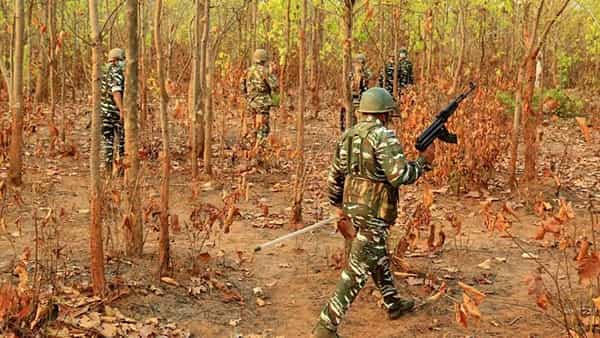 బీజాపూర్ జిల్లాలో భారీ ఎన్కౌంటర్.. భీకర కాల్పుల్లో ఇద్దరు మావోయిస్టుల హతం, భారీగా ఆయుధాలు స్వాధీనం..!