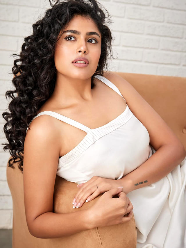 బ్యాక్ టు బ్యాక్ సినిమాలు..  హిట్ కోసం ఎదురుచూపులు..