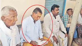 తిండి పెట్టని కొడుకులు.. ఆస్తి మొత్తం పంచాయతీకి రాసిన తండ్రి!