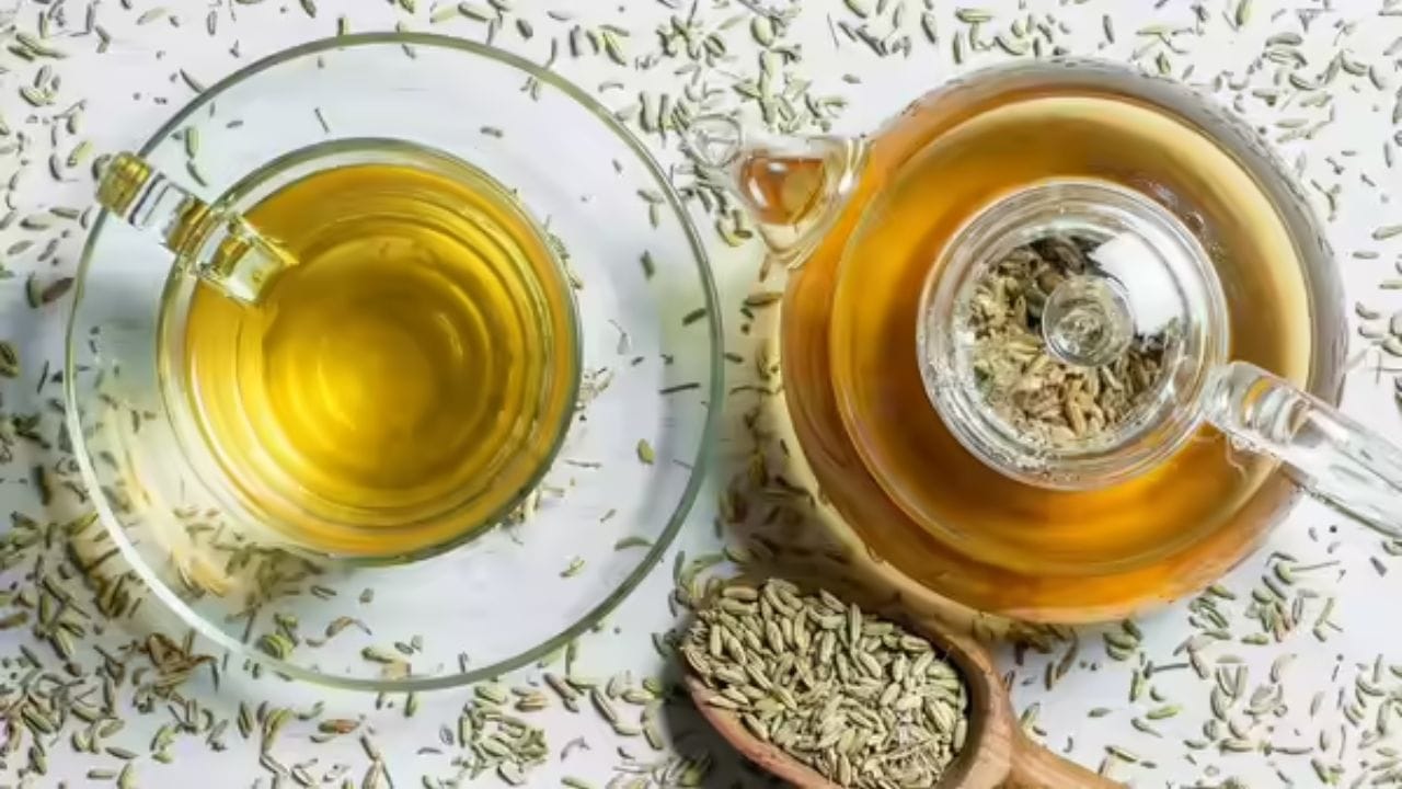 బరువు : బరువు తగ్గాలనుకునే వారికి, ఫెన్నెల్ నీరు ప్రయోజనకరంగా ఉంటుంది. ఇది శరీర జీవక్రియను పెంచుతుంది. అదనపు కొవ్వును తగ్గించడంలో సహాయపడుతుంది. ఫెన్నెల్ నీటిని క్రమం తప్పకుండా తాగడం వల్ల ఆకలిని నియంత్రించవచ్చు, మీ బరువును అదుపులో ఉంచుకోవచ్చు. 